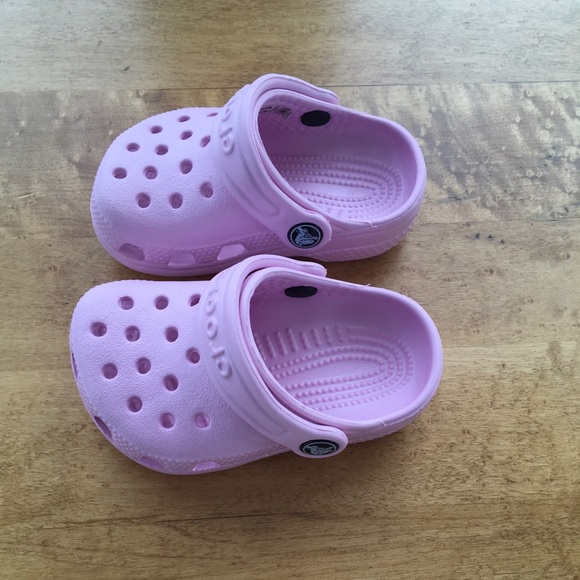 girls crocs size 2